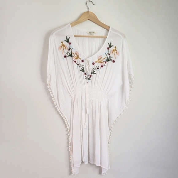 Francesca’s Swim Cover Up Embroidered White Tunic - Picture 1 of 8